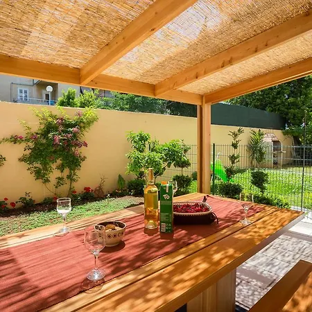 Dora Apartament